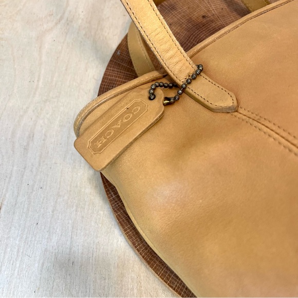 Vintage Coach 9077 Leather Tote – Camel / British Tan - Picture 11 of 16